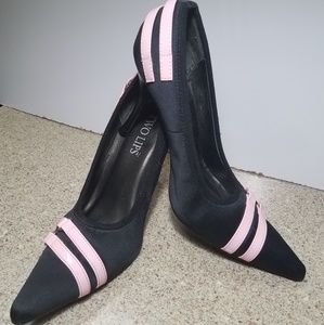 Two lips stilettos size 8 blk/pink